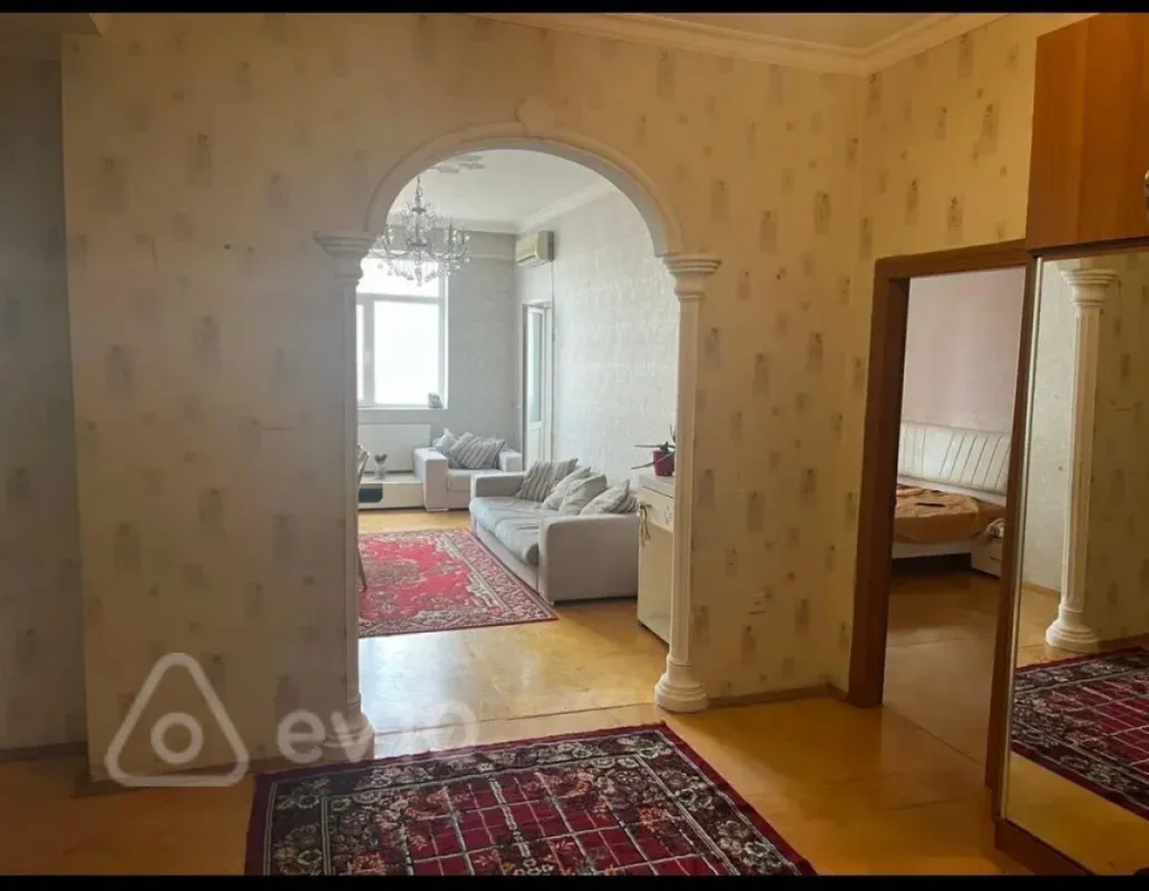 Satılır 2 otaqlı yeni tikili 75 m²