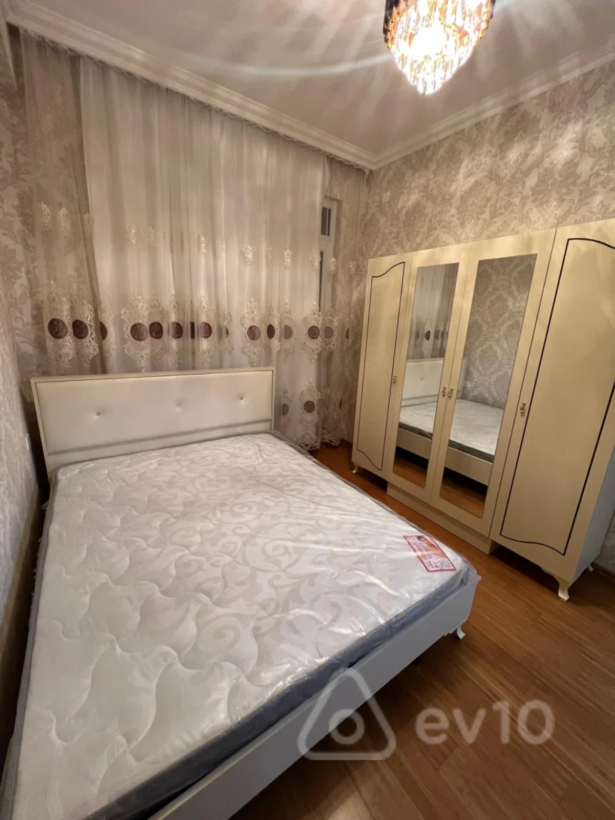 Kirayə verilir 2 otaqlı yeni tikili 70 m²