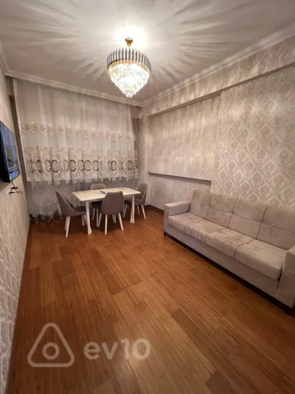 Kirayə verilir 2 otaqlı yeni tikili 70 m²