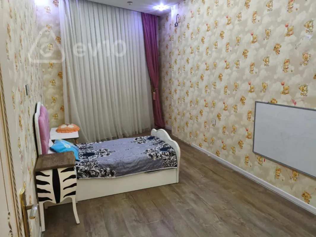 Kirayə verilir 3 otaqlı yeni tikili 115 m²