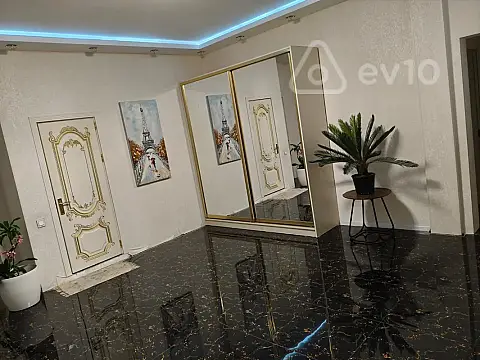 Kirayə verilir 3 otaqlı yeni tikili 115 m²
