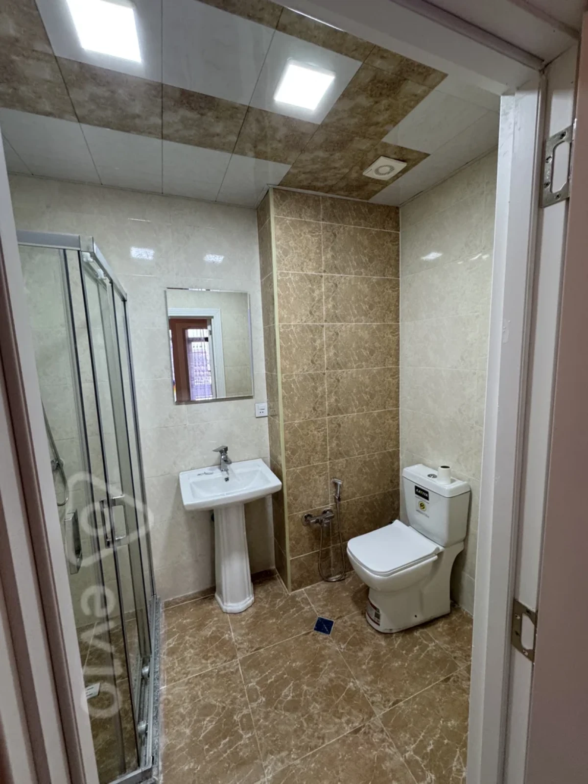 Kirayə verilir 2 otaqlı yeni tikili 76 m²