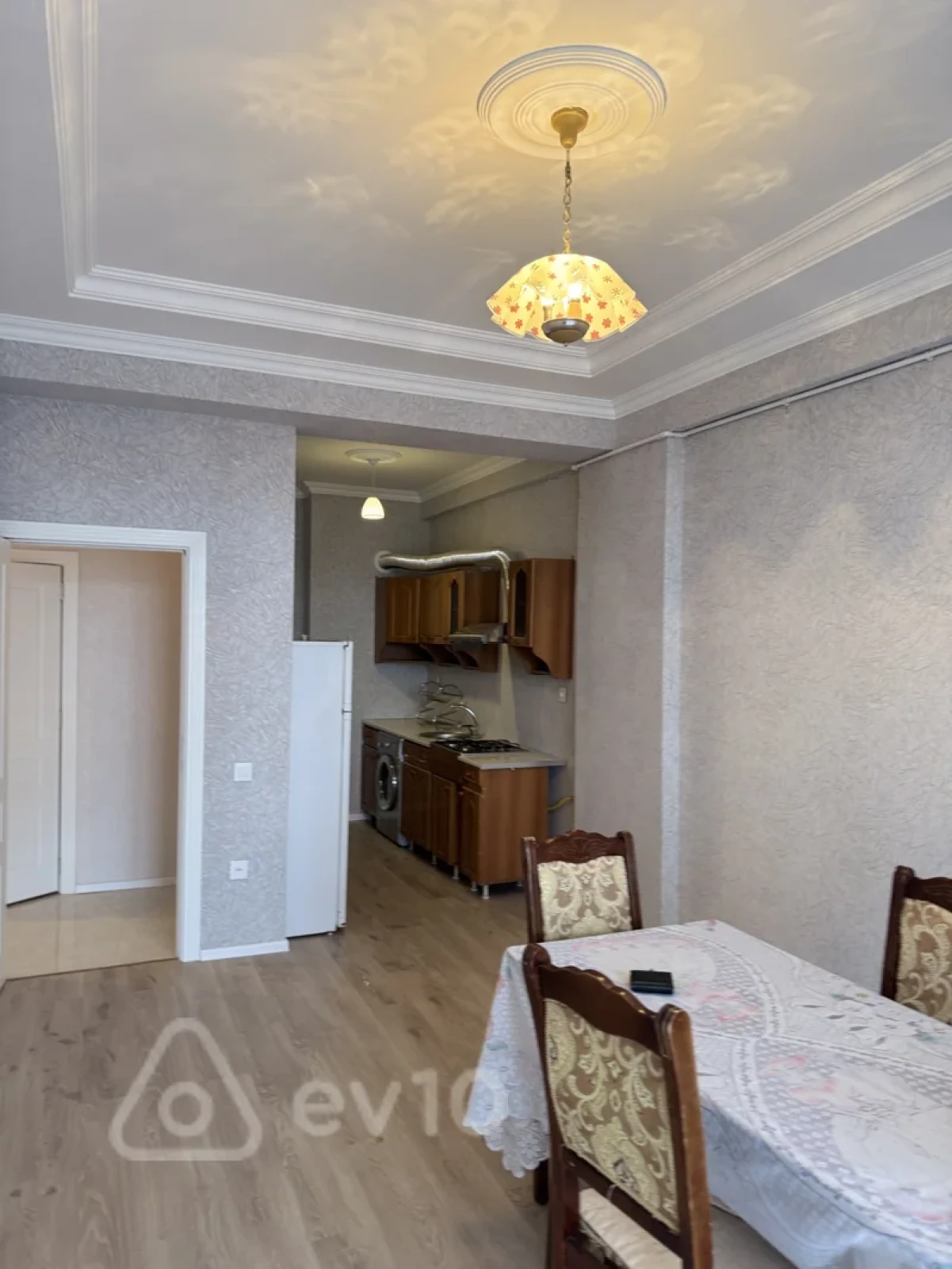 Kirayə verilir 2 otaqlı yeni tikili 76 m²