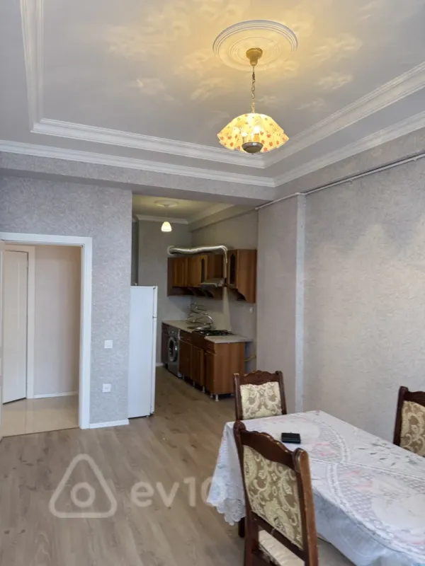 Kirayə verilir 2 otaqlı yeni tikili 76 m²