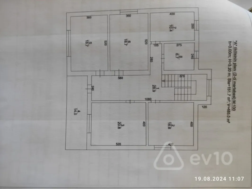 Satılır 9 otaqlı həyət evi 380 m²