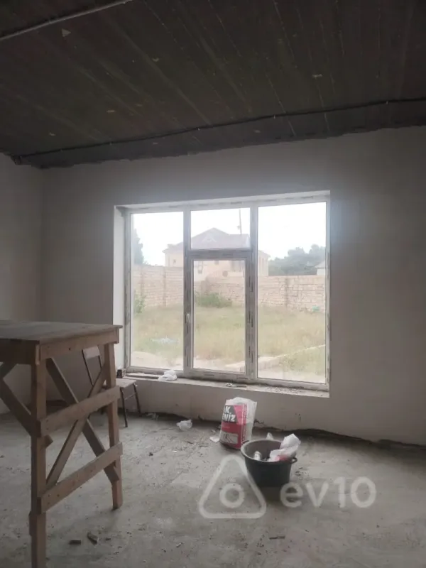 Satılır 9 otaqlı həyət evi 380 m²