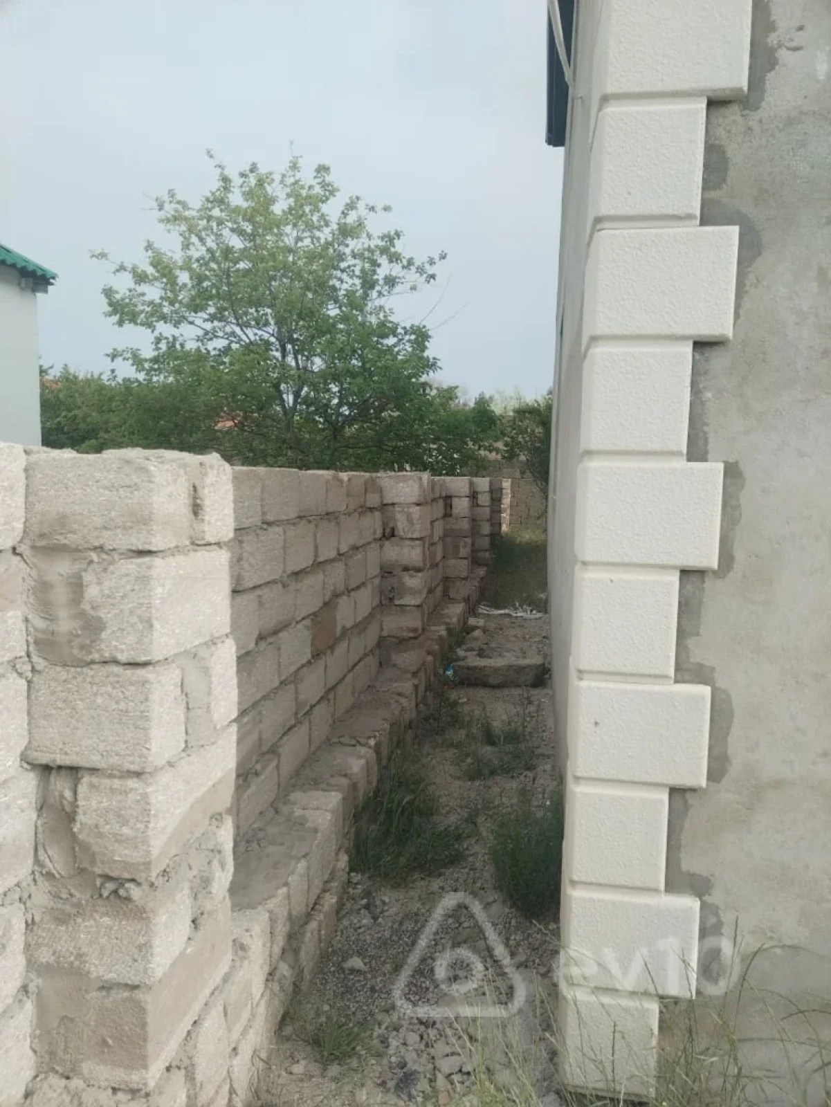 Satılır 9 otaqlı həyət evi 380 m²