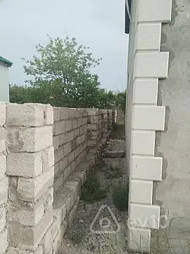 Satılır 9 otaqlı həyət evi 380 m²