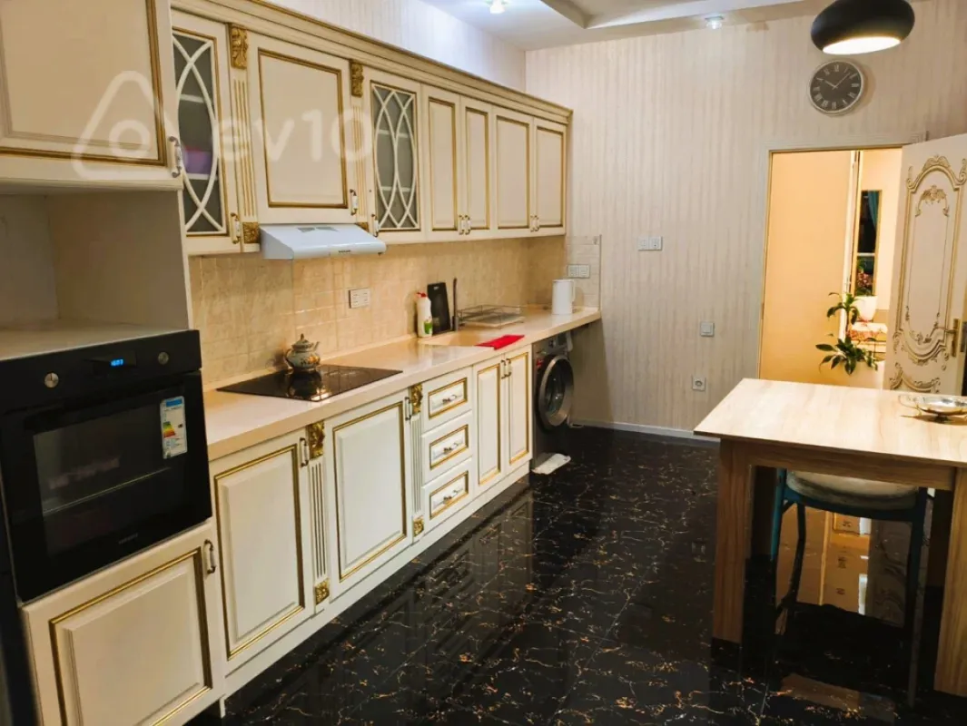 Kirayə verilir 3 otaqlı yeni tikili 115 m²