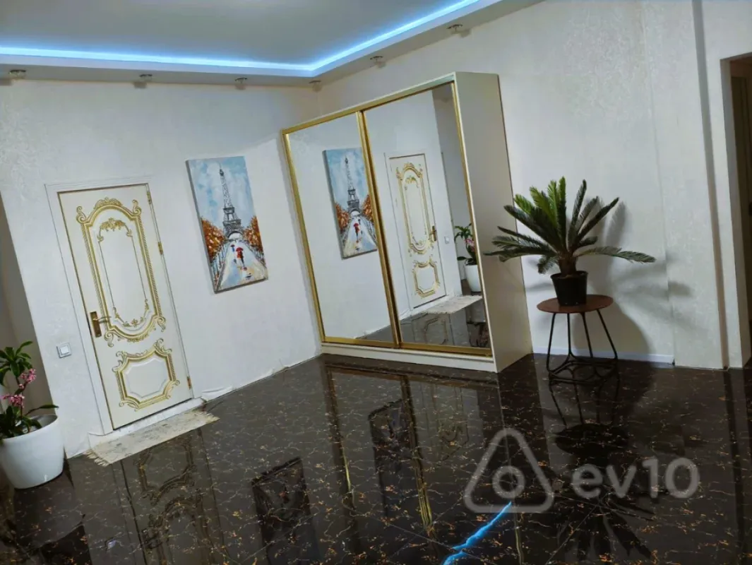 Kirayə verilir 3 otaqlı yeni tikili 115 m²