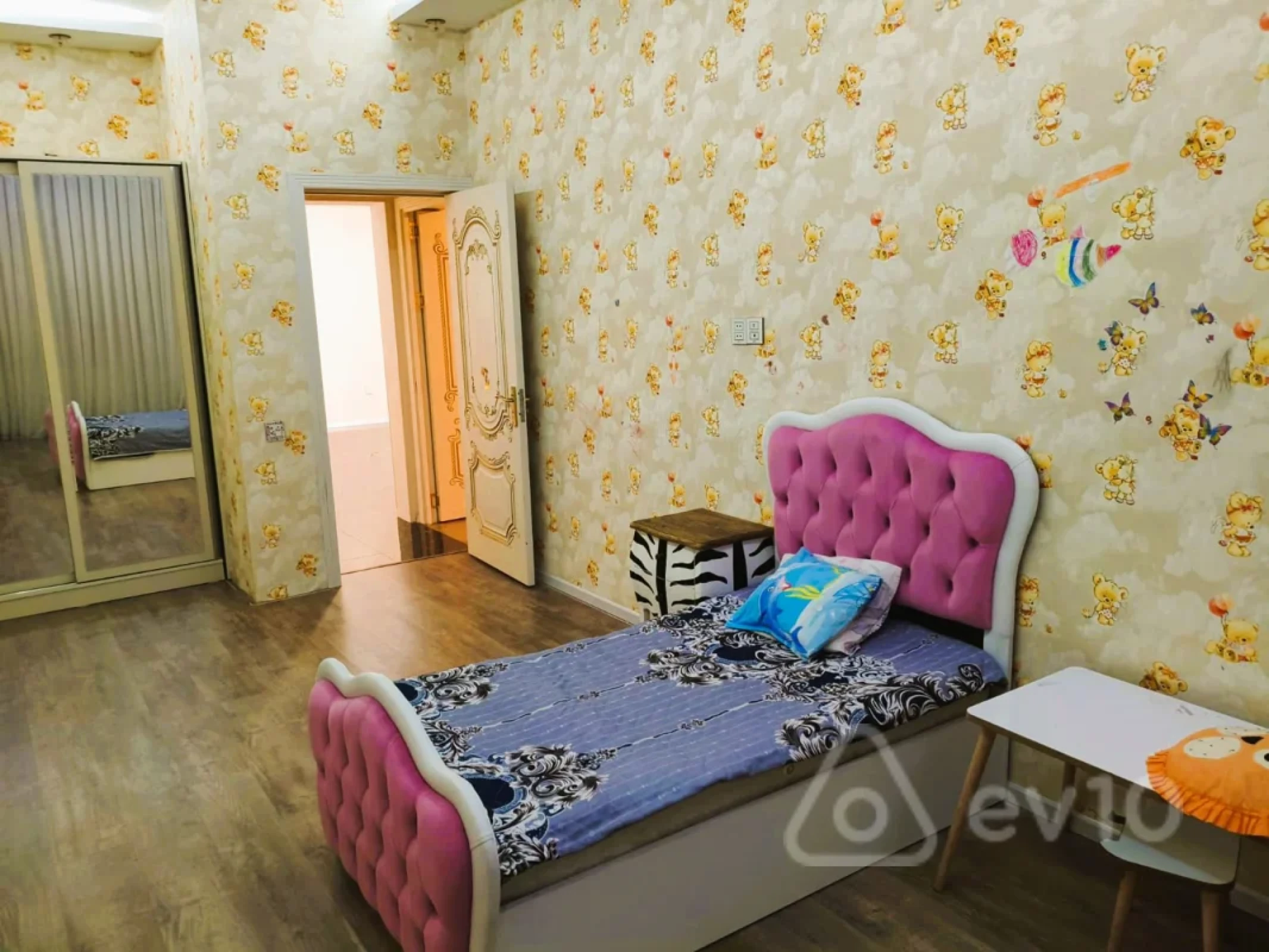 Kirayə verilir 3 otaqlı yeni tikili 115 m²