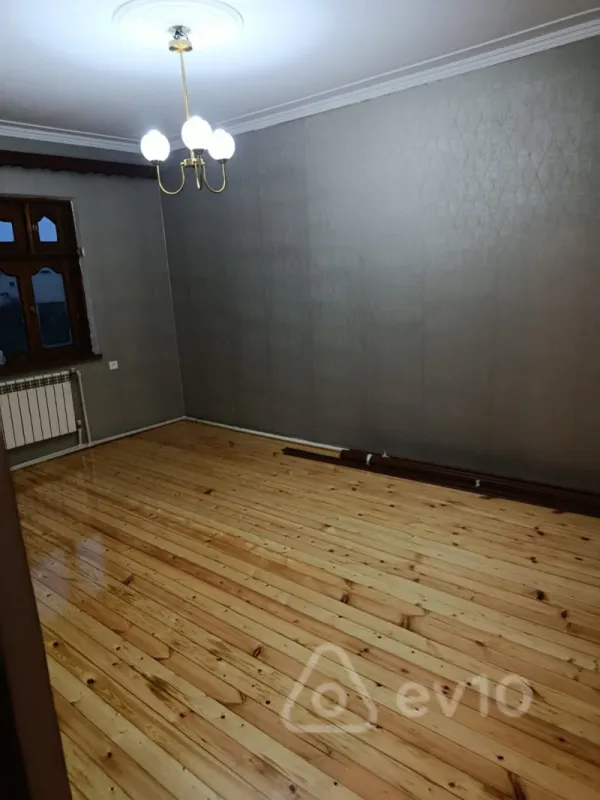 Satılır 3 otaqlı köhnə tikili 70 m²