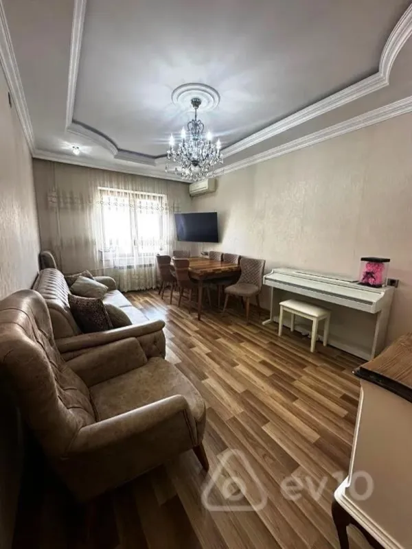 Satılır 3 otaqlı köhnə tikili 55 m²