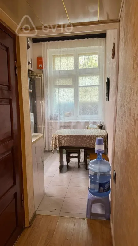 Kirayə verilir 2 otaqlı köhnə tikili 50 m²