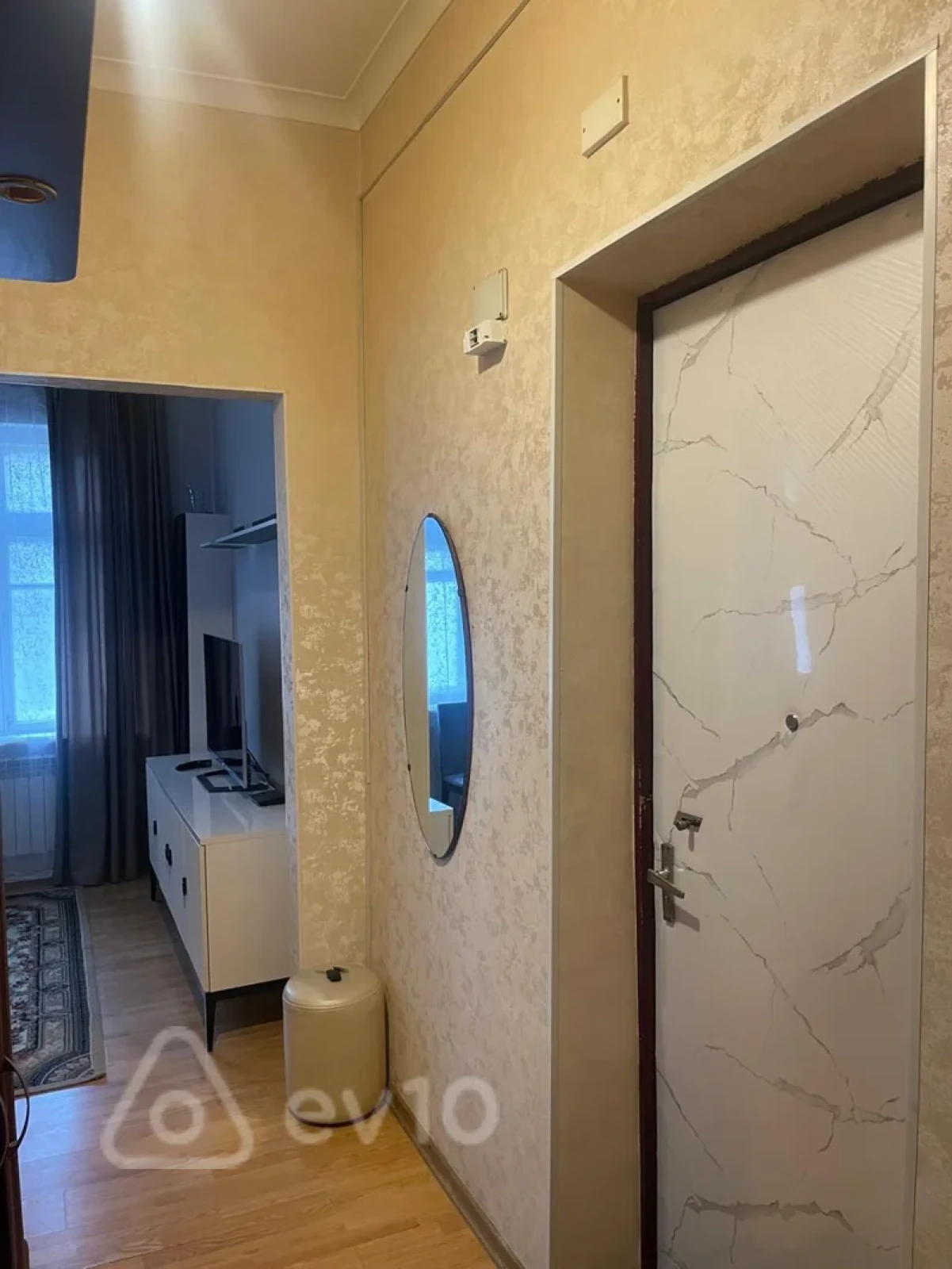 Kirayə verilir 2 otaqlı köhnə tikili 50 m²