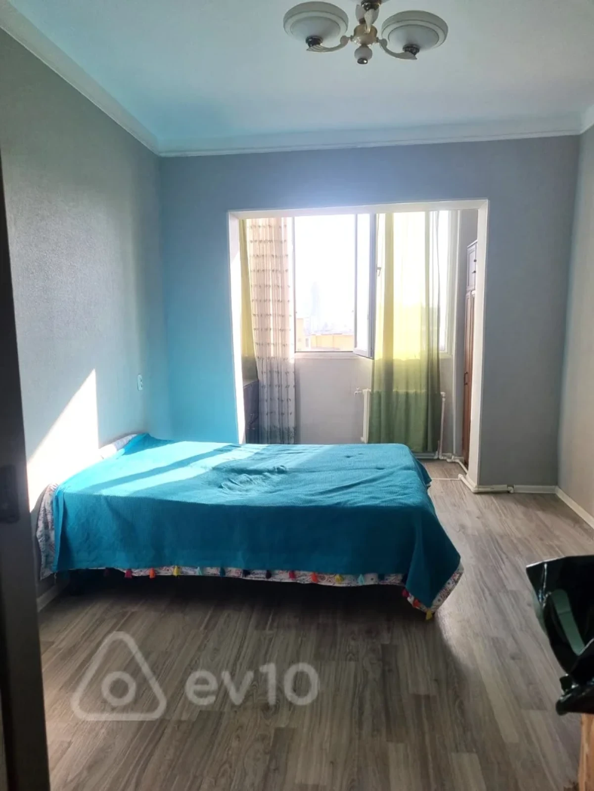 Kirayə verilir 2 otaqlı köhnə tikili 65 m²