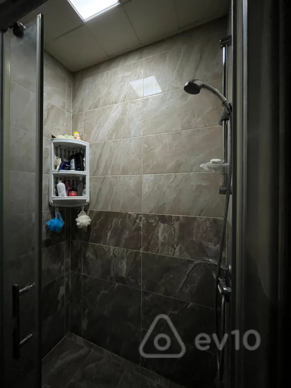 Kirayə verilir 2 otaqlı yeni tikili 50 m²