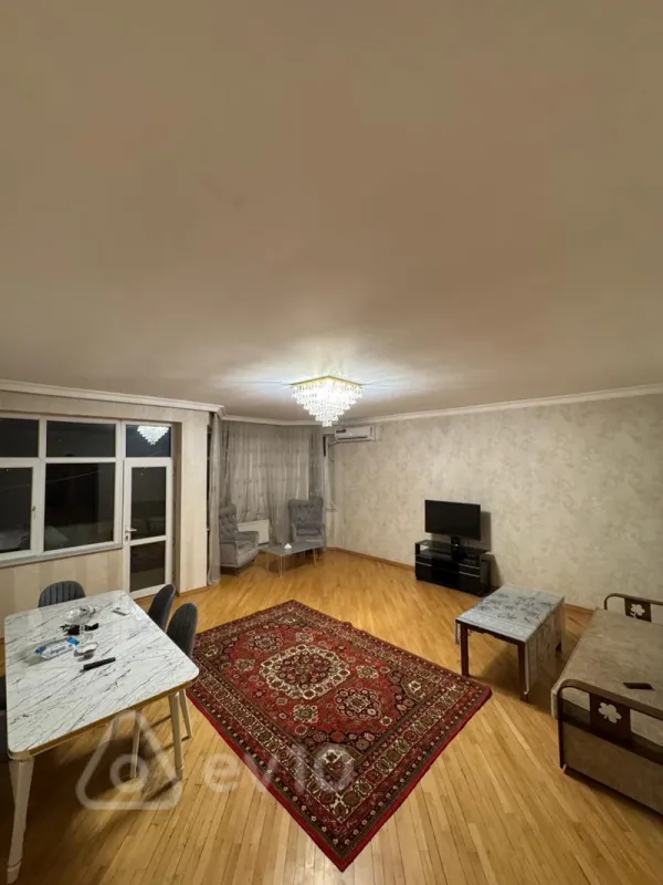 Kirayə verilir 3 otaqlı yeni tikili 95 m²