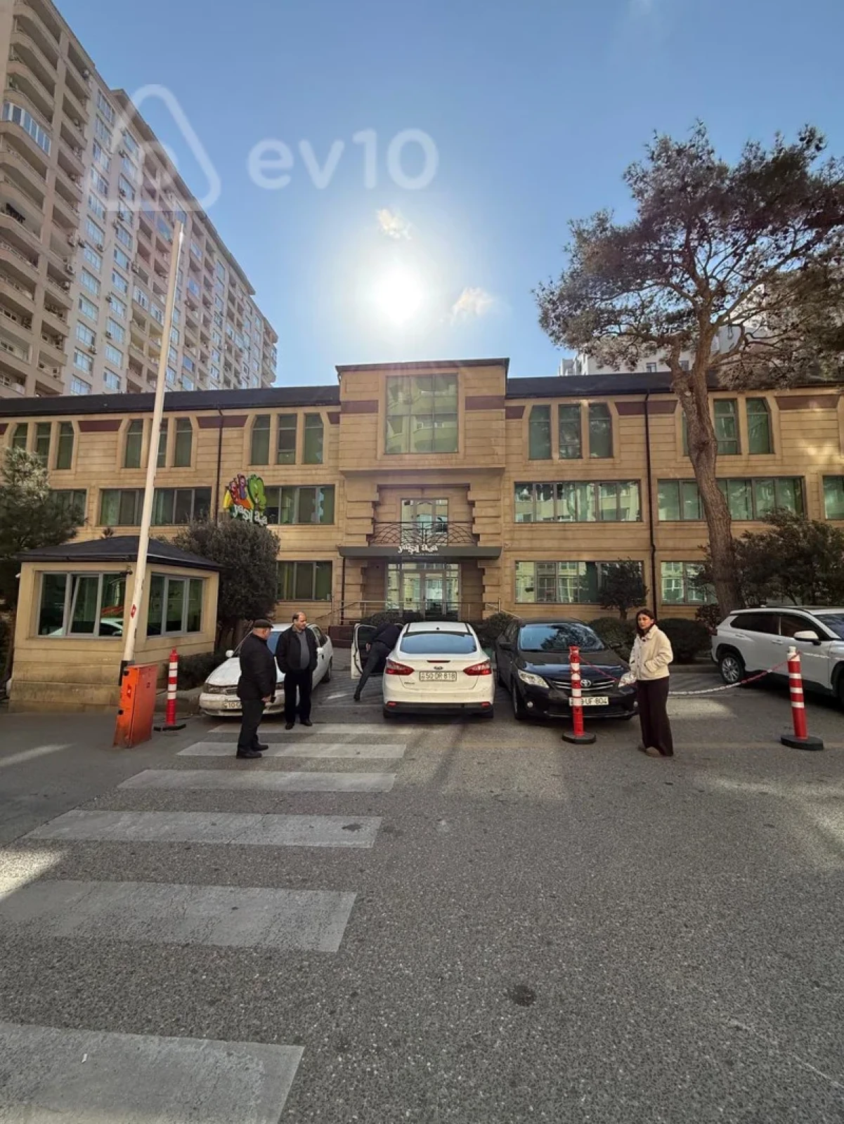 Kirayə verilir 3 otaqlı yeni tikili 95 m²