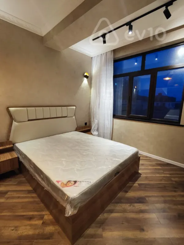 Kirayə verilir 2 otaqlı yeni tikili 65 m²