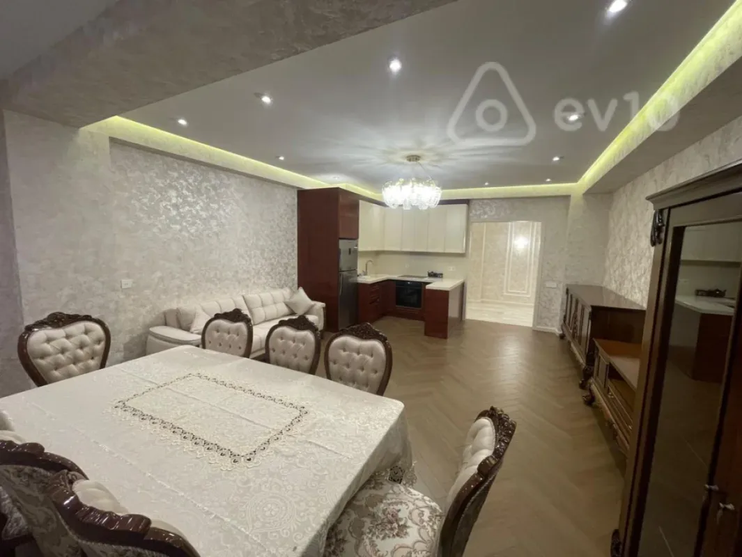 Kirayə verilir 3 otaqlı yeni tikili 115 m²