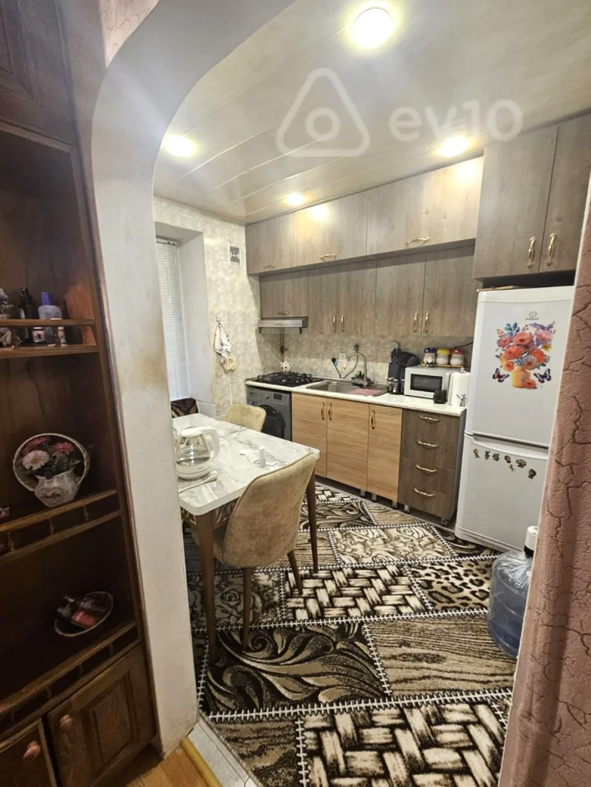Satılır 3 otaqlı köhnə tikili 63 m²