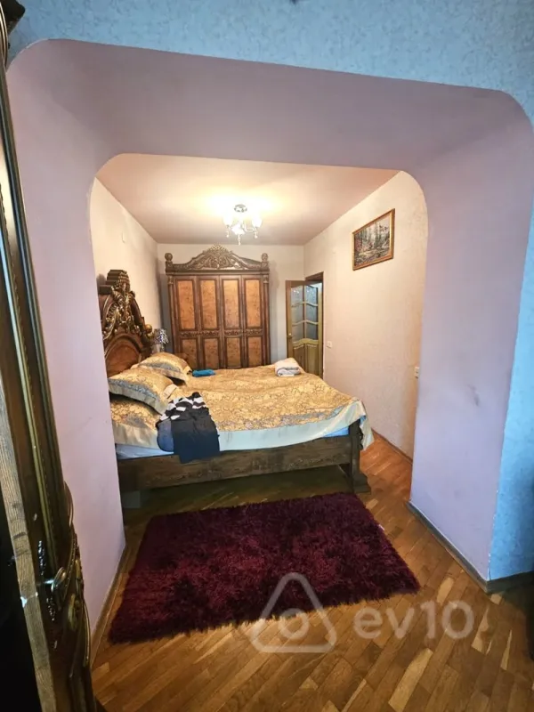 Satılır 3 otaqlı köhnə tikili 63 m²