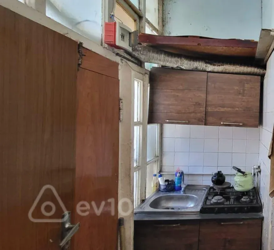 Kirayə verilir 3 otaqlı köhnə tikili 65 m²