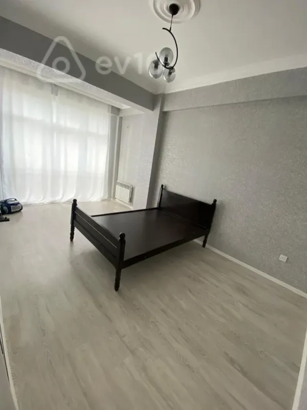 Kirayə verilir 2 otaqlı yeni tikili 70 m²
