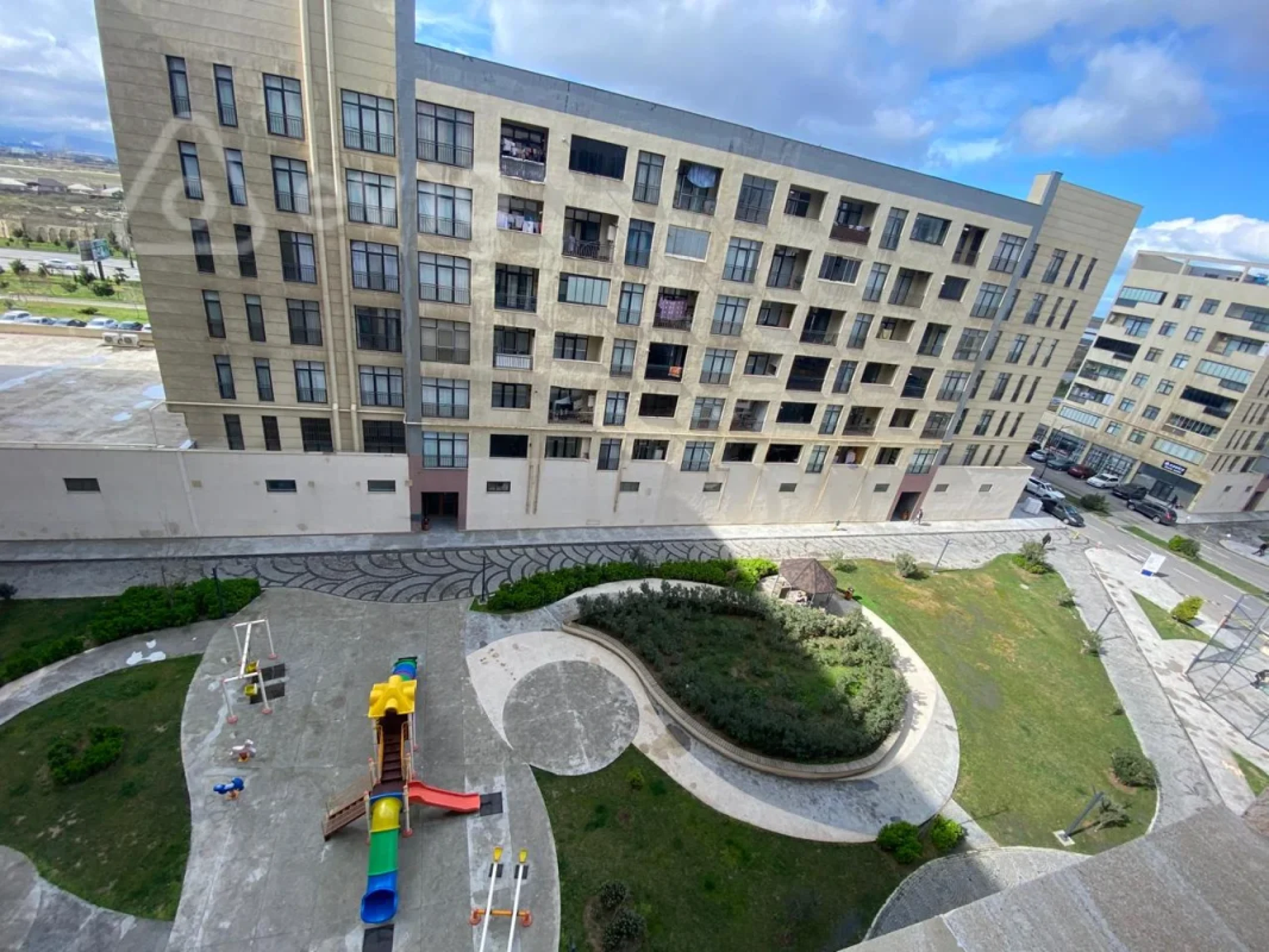 Kirayə verilir 2 otaqlı yeni tikili 70 m²