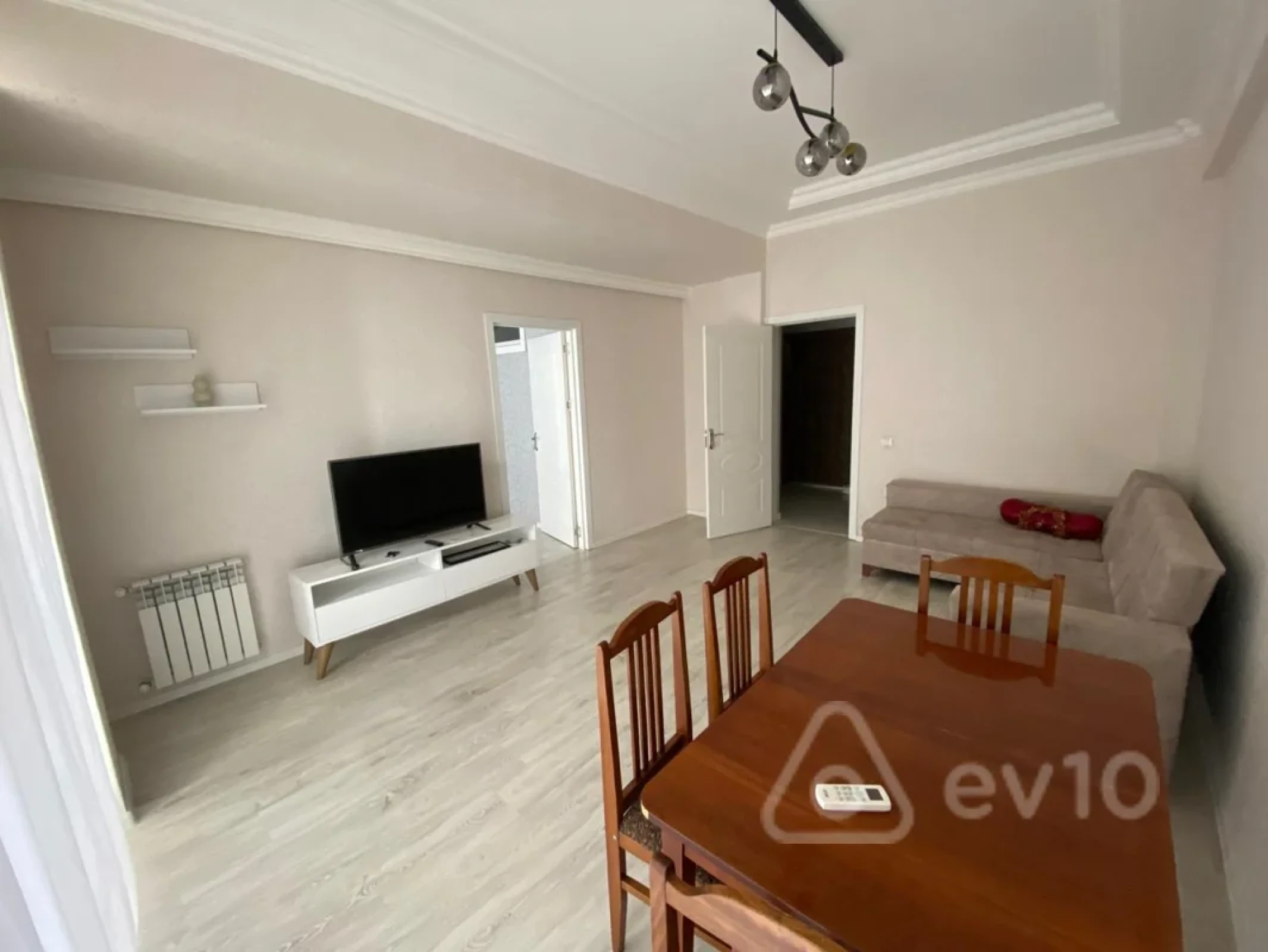 Kirayə verilir 2 otaqlı yeni tikili 70 m²