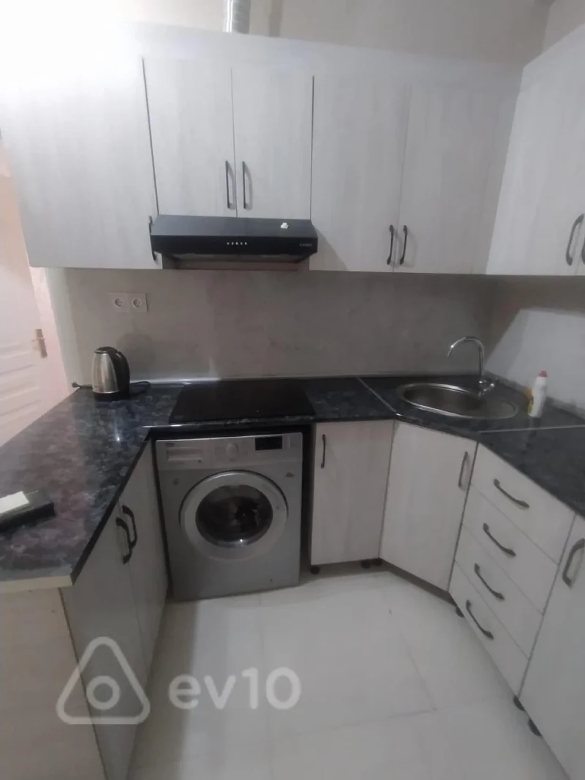 Kirayə verilir 2 otaqlı yeni tikili 6400 m²