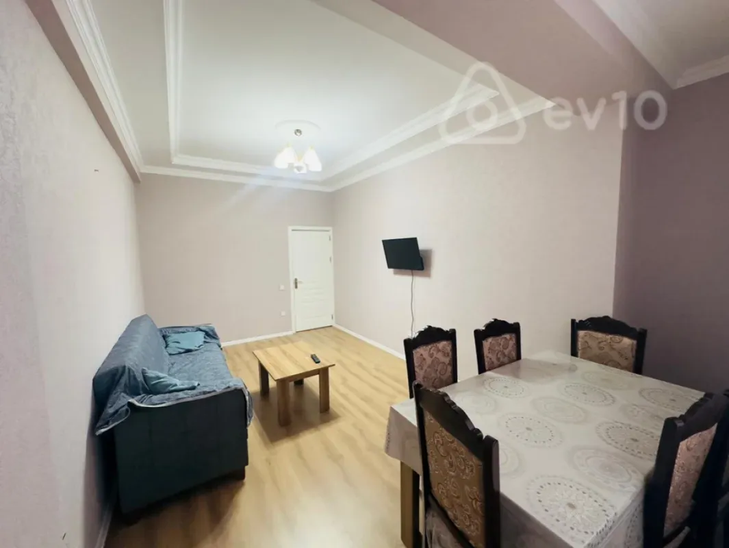 Kirayə verilir 2 otaqlı yeni tikili 6400 m²