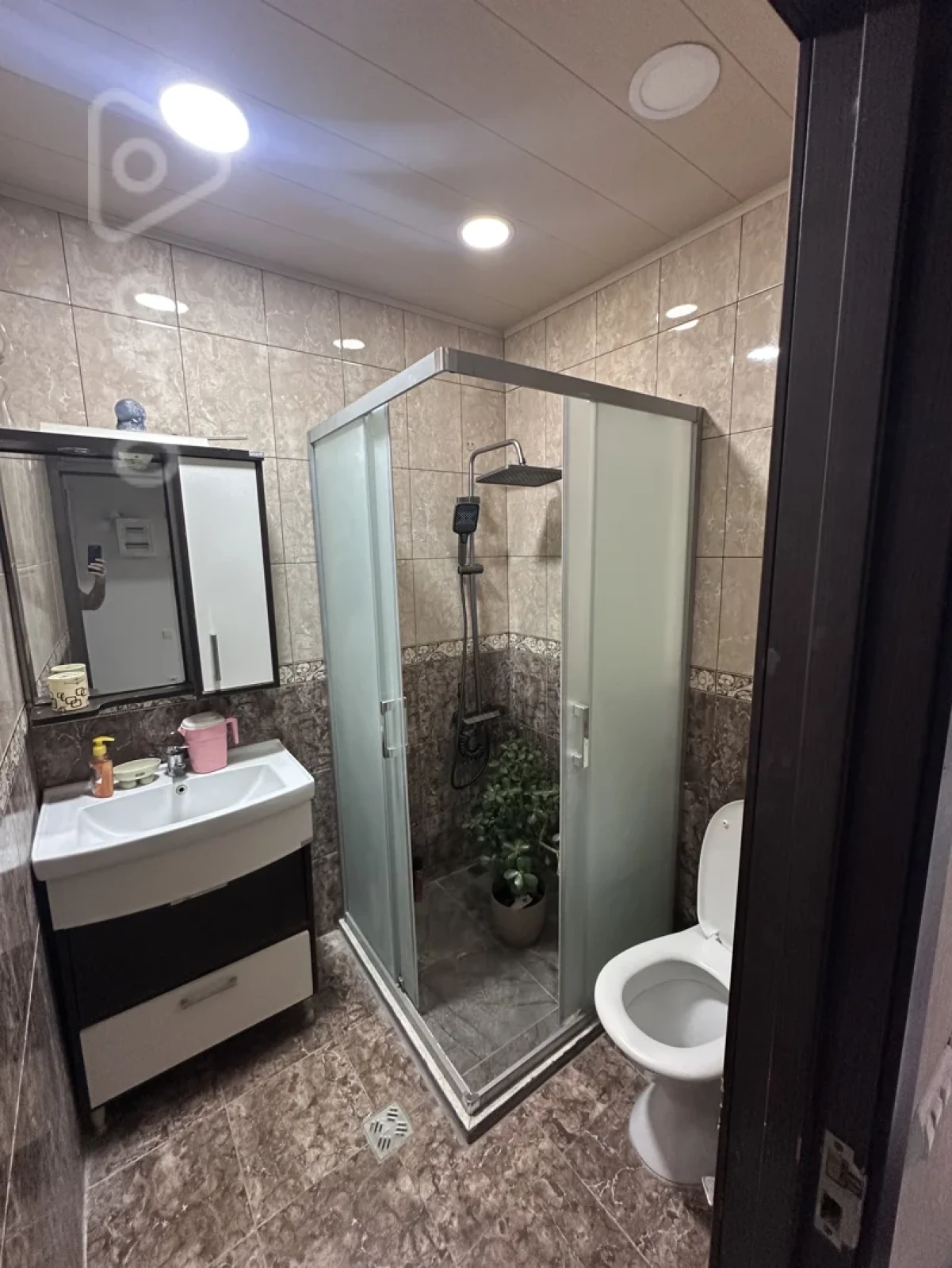 Satılır 2 otaqlı köhnə tikili 55 m²
