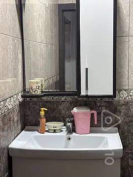 Satılır 2 otaqlı köhnə tikili 55 m²