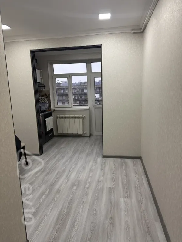 Satılır 2 otaqlı köhnə tikili 55 m²