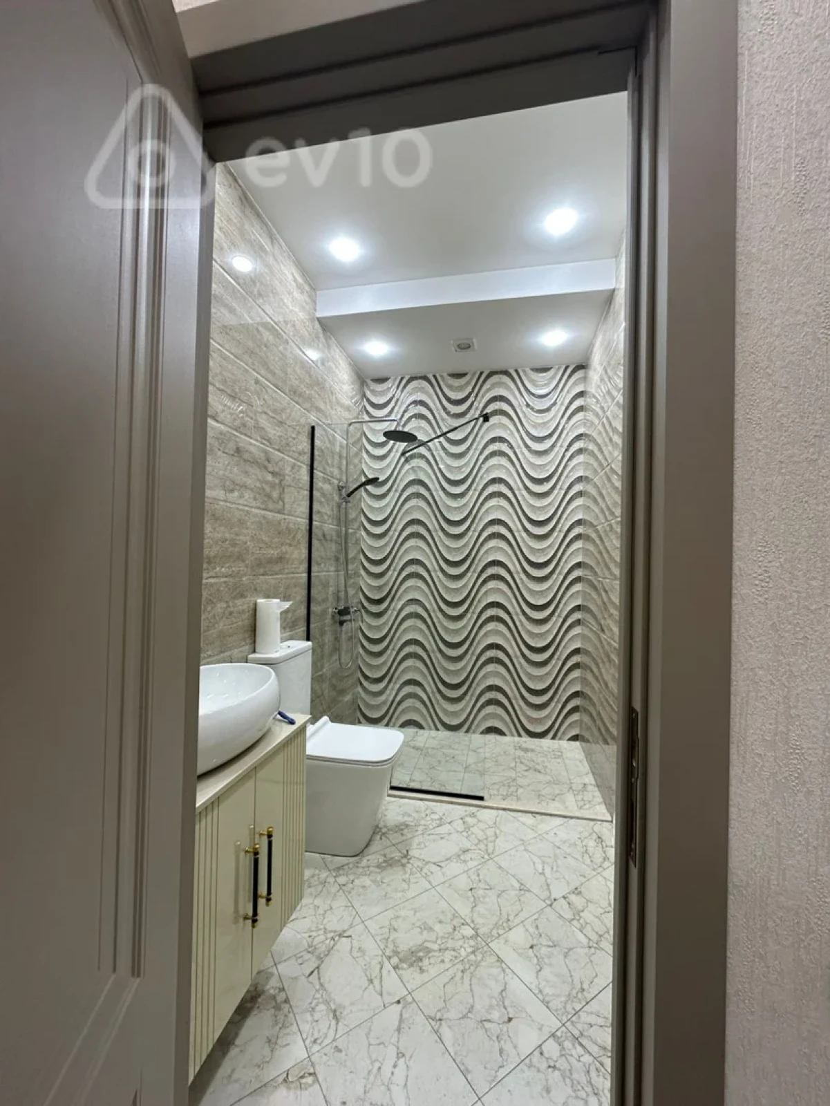 Kirayə verilir 3 otaqlı yeni tikili 85 m²