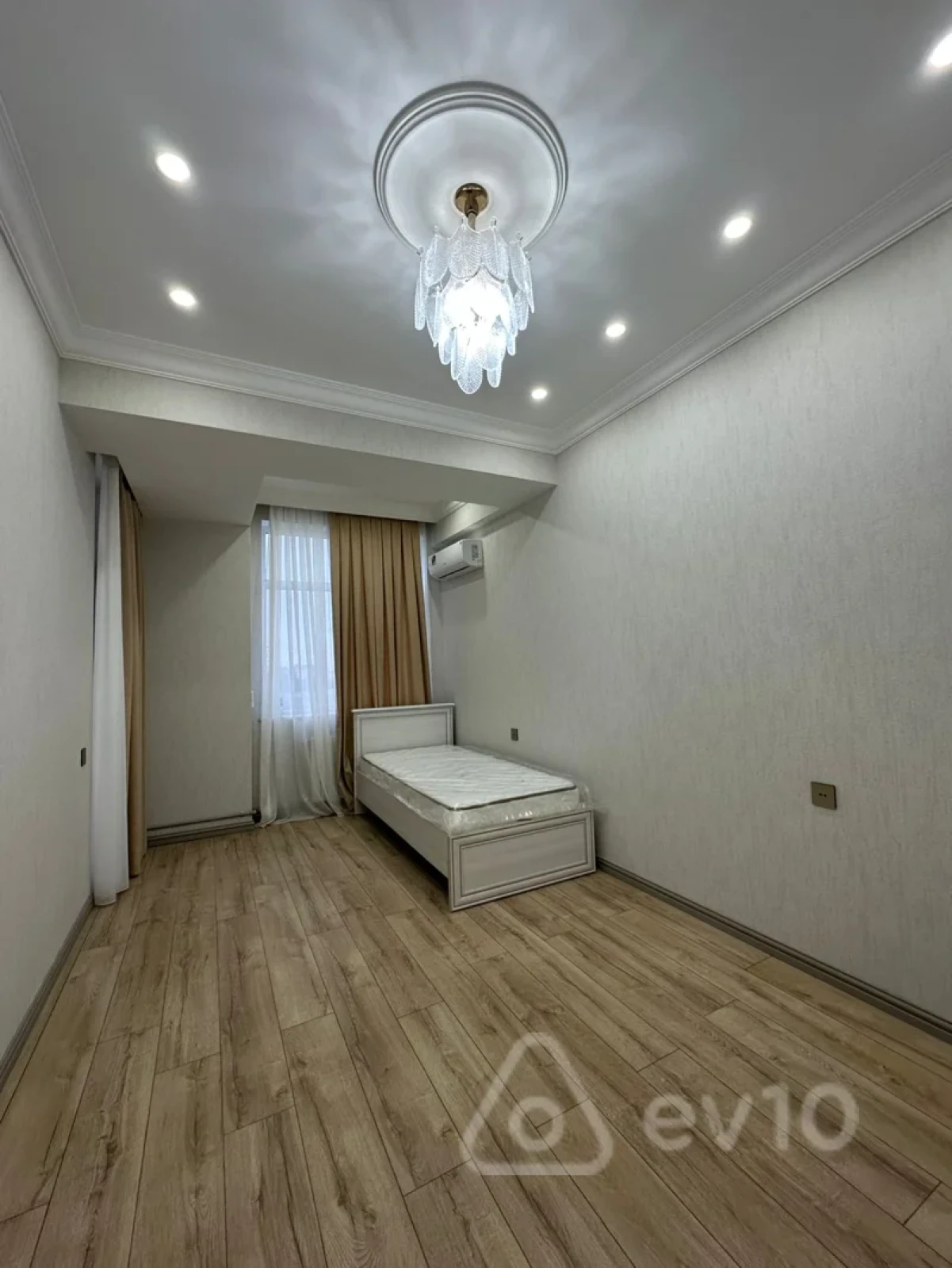 Kirayə verilir 3 otaqlı yeni tikili 85 m²