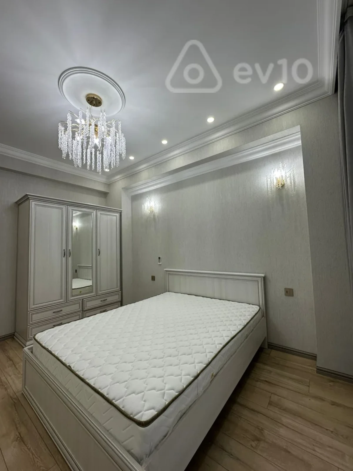 Kirayə verilir 3 otaqlı yeni tikili 85 m²