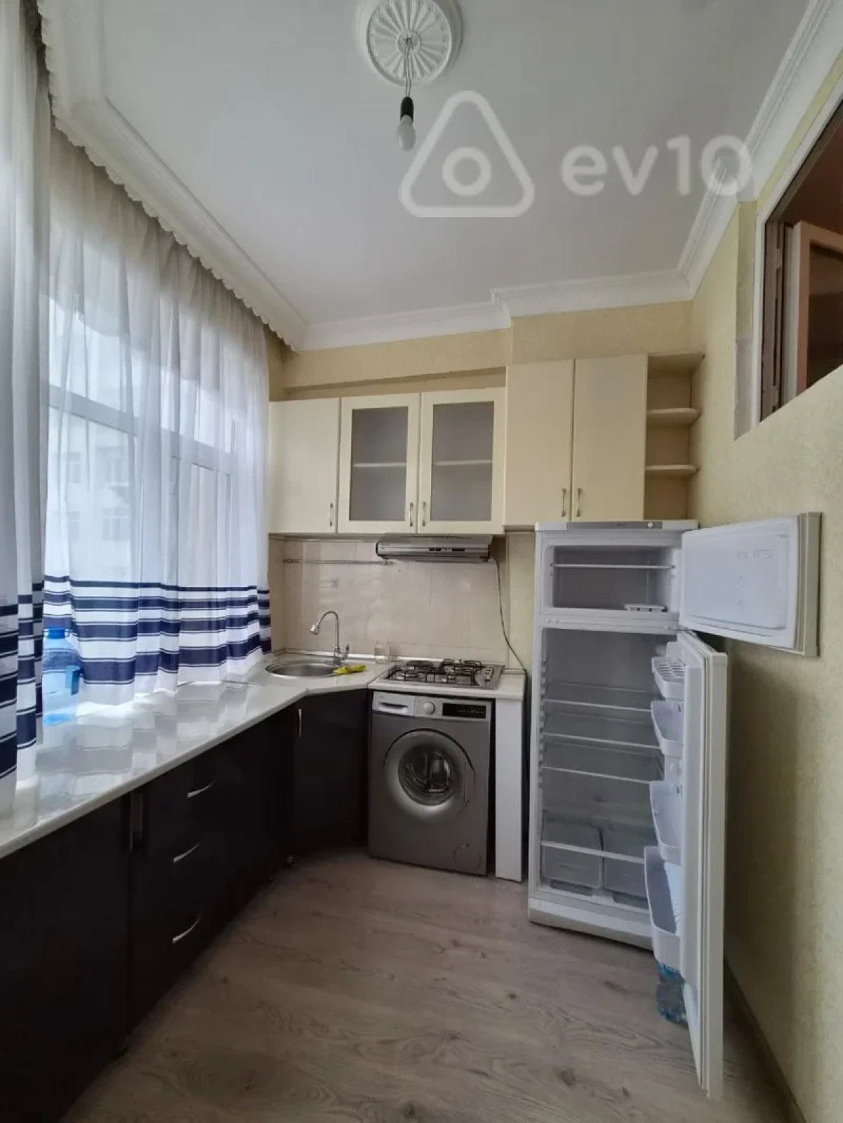 Kirayə verilir 2 otaqlı yeni tikili 55 m²