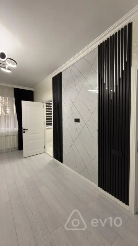 Kirayə verilir 2 otaqlı köhnə tikili 65 m²