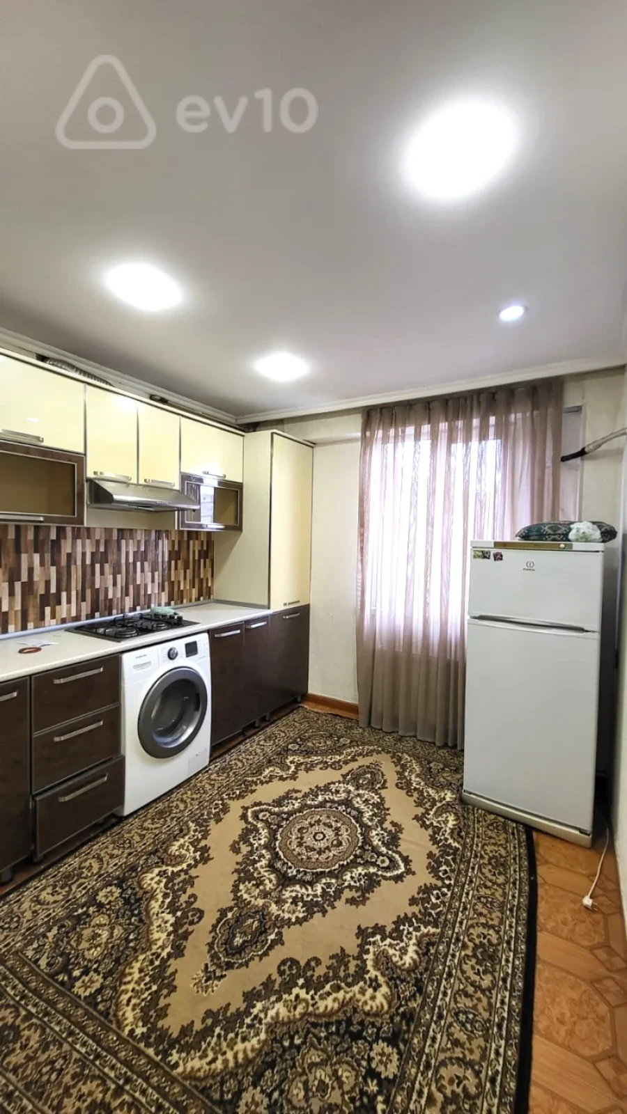 Satılır 3 otaqlı köhnə tikili 85 m²