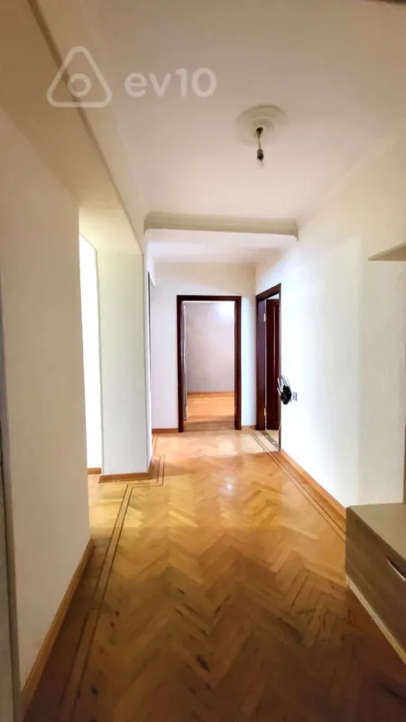 Satılır 3 otaqlı köhnə tikili 85 m²