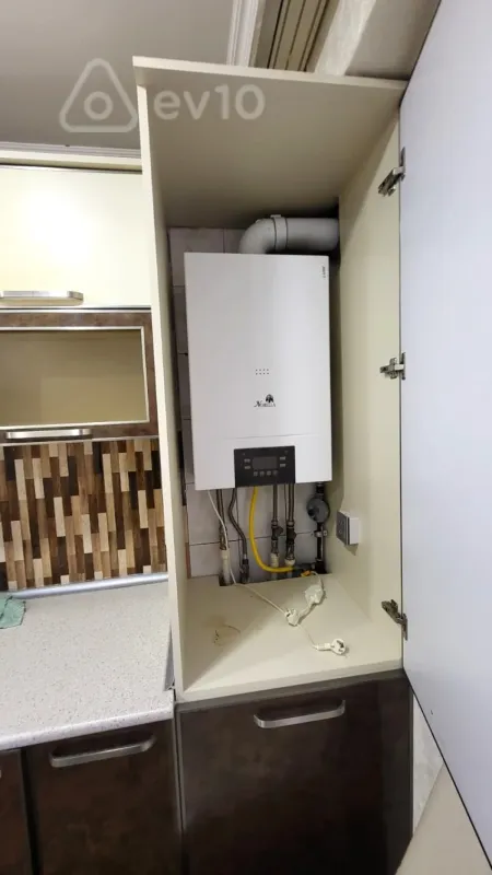 Satılır 3 otaqlı köhnə tikili 85 m²