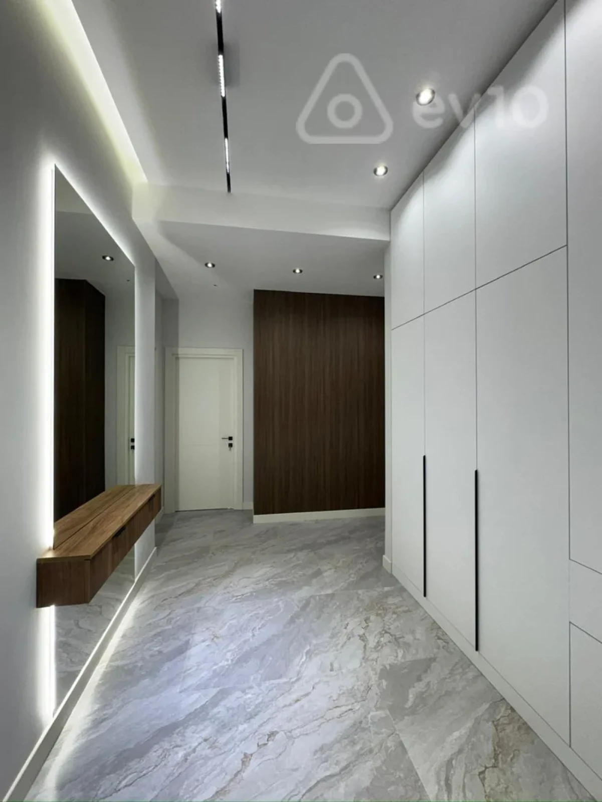 Satılır 3 otaqlı yeni tikili 95 m²