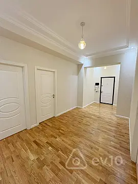 Satılır 3 otaqlı yeni tikili 105 m²