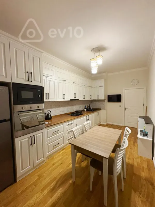 Satılır 3 otaqlı yeni tikili 105 m²