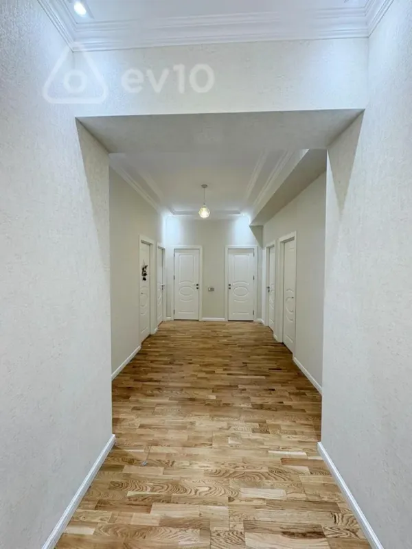 Satılır 3 otaqlı yeni tikili 105 m²
