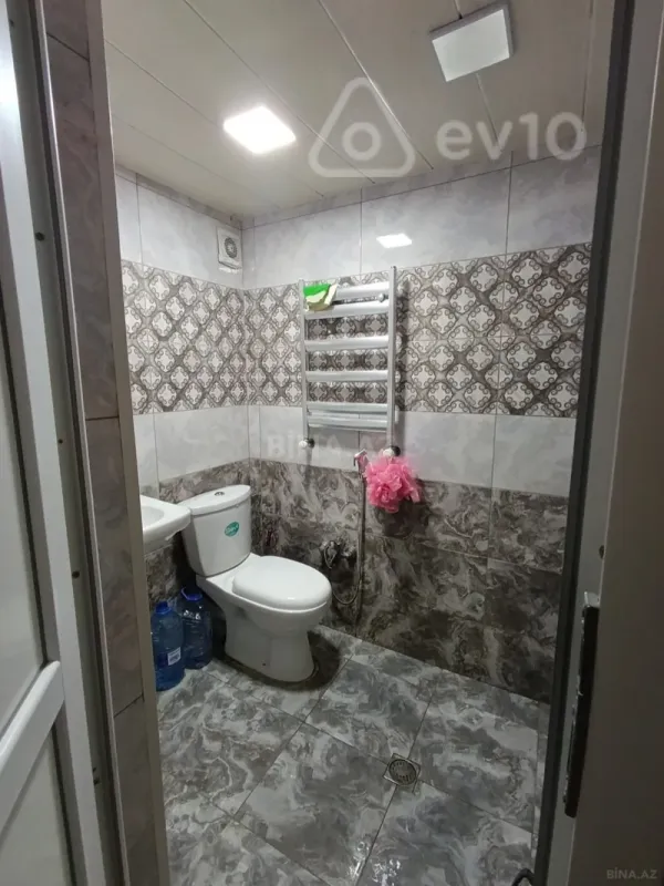 Kirayə verilir 3 otaqlı köhnə tikili 65 m²