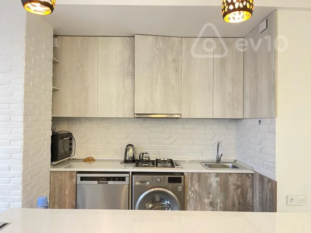 Kirayə verilir 3 otaqlı yeni tikili 120 m²